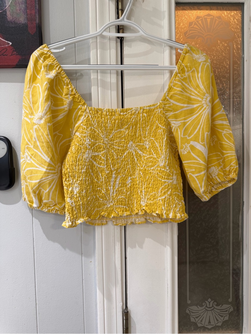Universal Yellow Floral Smocked Puff-Sleeve Crop Top - Picture 4 of 5